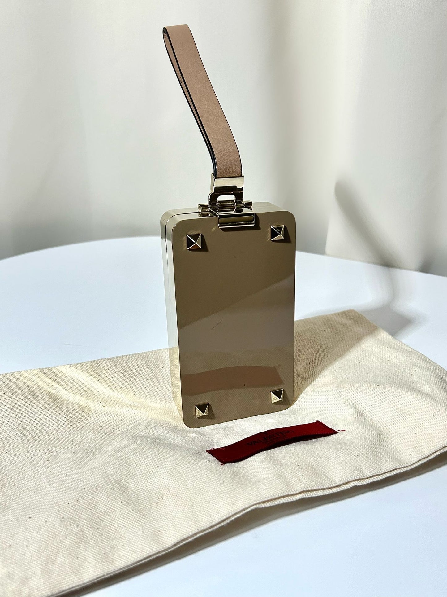 minaudiere-valentino-vintage-noire-doree-sac-de-soiree-luxe-authentique