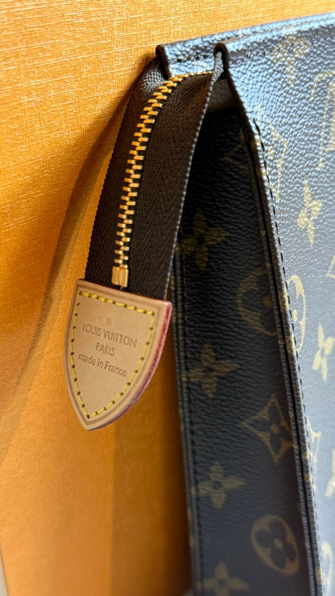 Louis Vuitton Pochette Toilette 26 Monogram – Excellent état d’occasion, toile enduite, cuir lavable, full set – Héritage du Luxe.