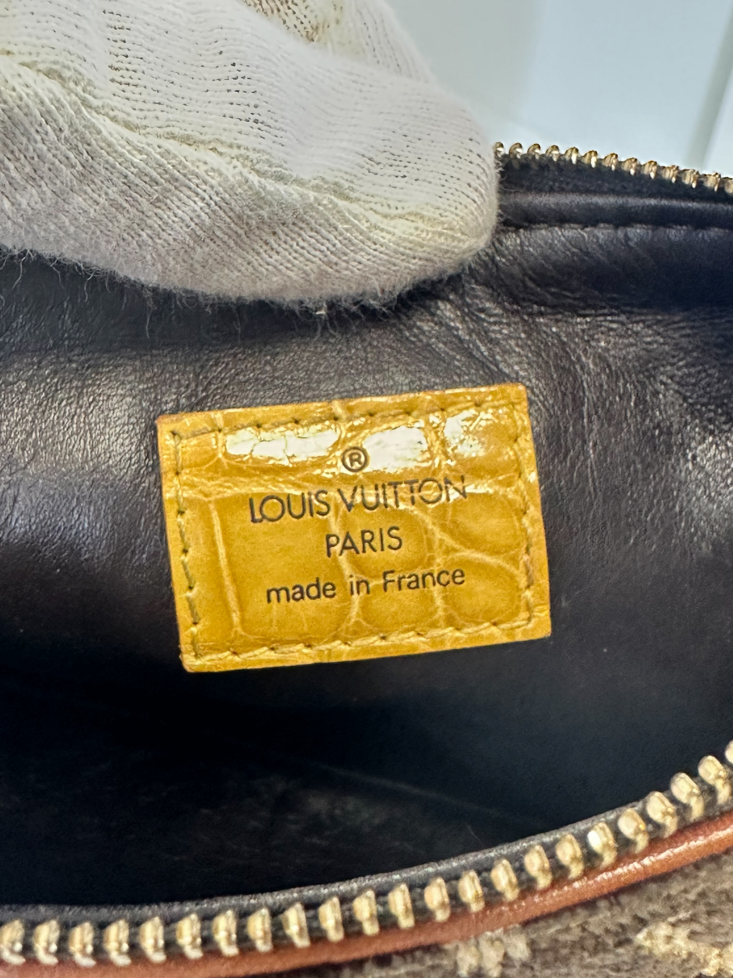 Sac Louis Vuitton Trompe-l’œil vintage 2004 en velours marron et jaune – vue avant