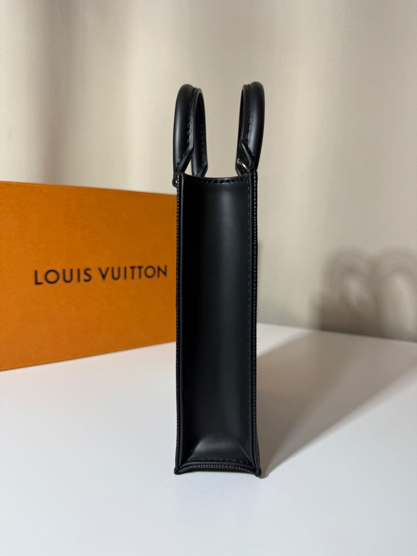 Petit Sac Plat Louis Vuitton – Cuir Épi Noir