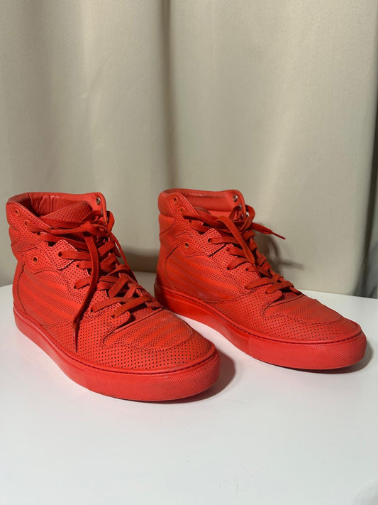 Baskets montantes Balenciaga Arena rouge homme taille 43 cuir vintage – Héritage du Luxe
