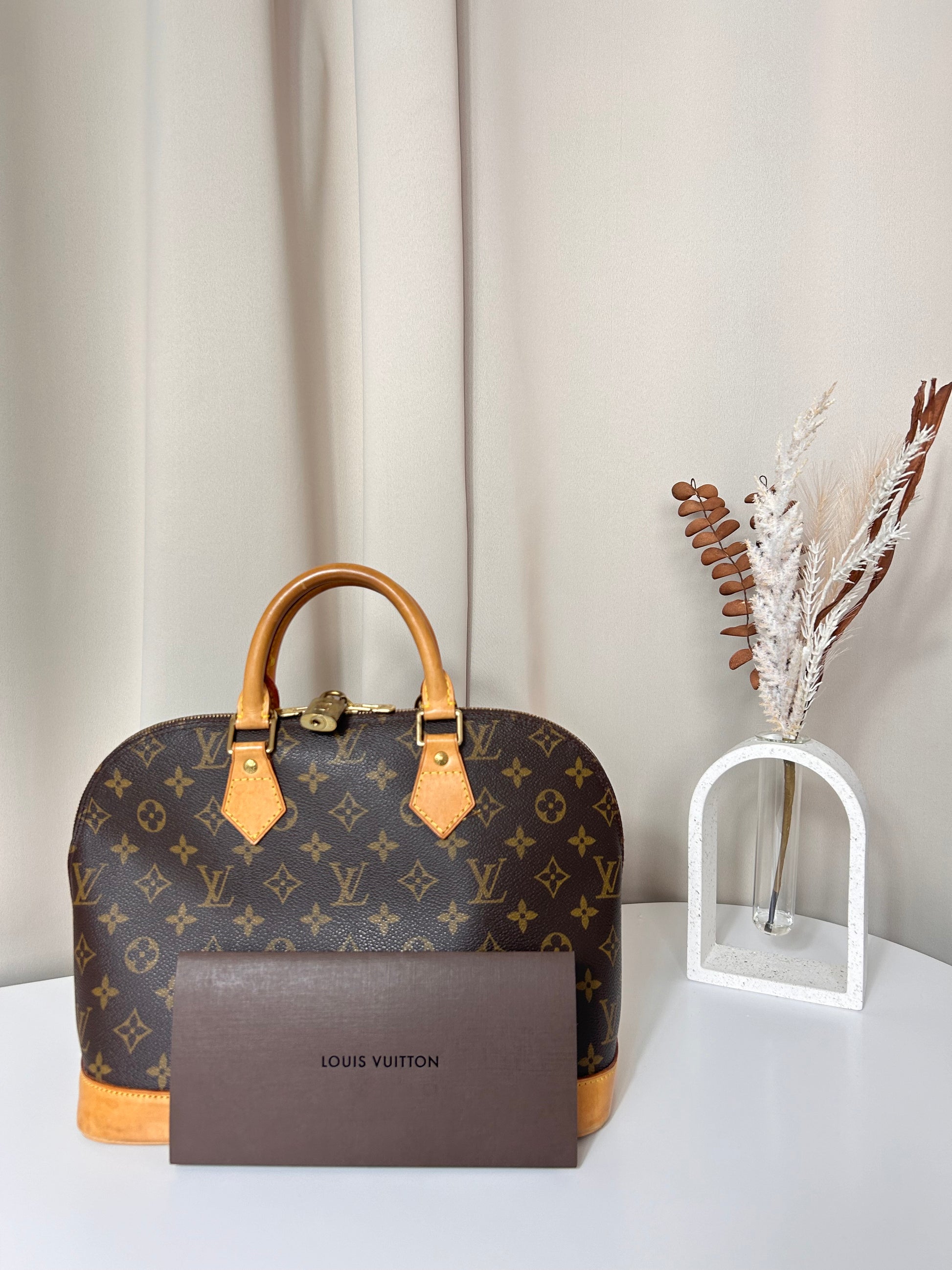 Sac Louis Vuitton Alma Monogram - Vintage Authentifié - Bon État