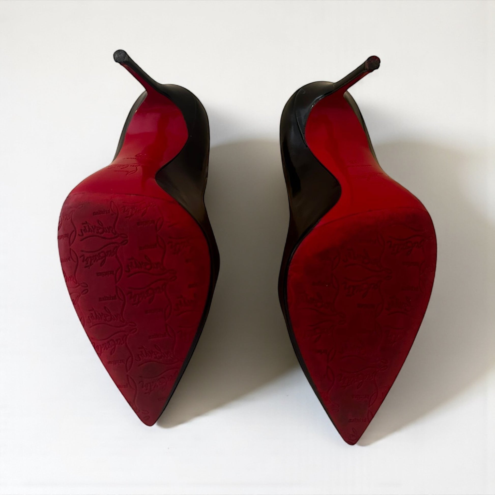 Escarpins Christian Louboutin Corneille 100 noir cuir taille 38 occasion Héritage du Luxe