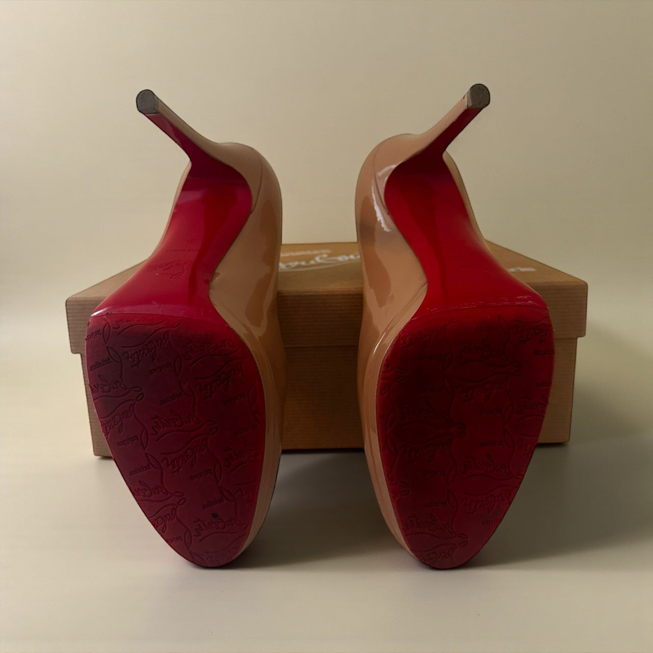 Escarpins Christian Louboutin New Simple Pump 120 nude cuir verni taille 38 occasion Héritage du Luxe