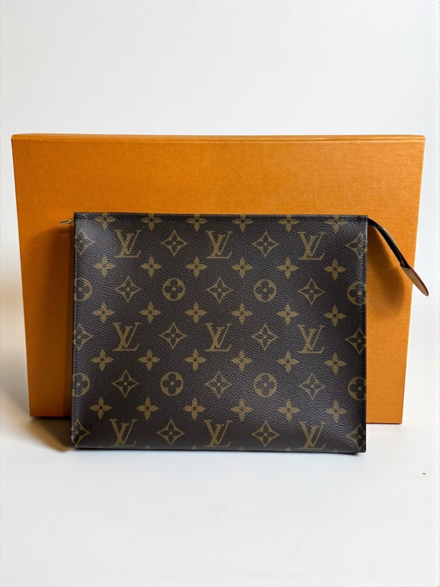 Louis Vuitton Pochette Toilette 26 Monogram – Excellent état d’occasion, toile enduite, cuir lavable, full set – Héritage du Luxe.