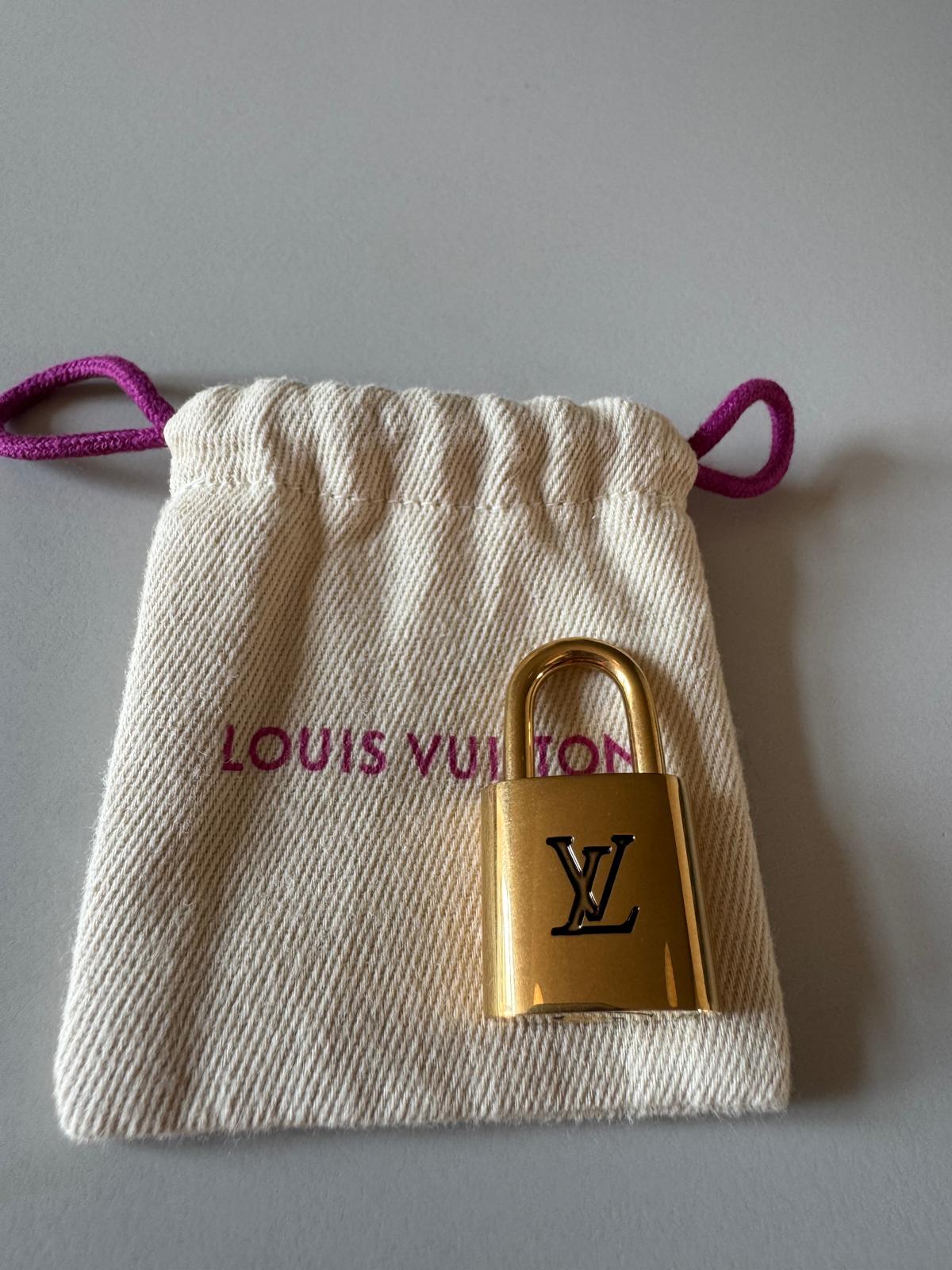 Sac Louis Vuitton Speedy P9 Bandoulière 40 Rose Agate signé Pharrell Williams, en cuir de veau souple, neuf full set avec accessoires et boîte.