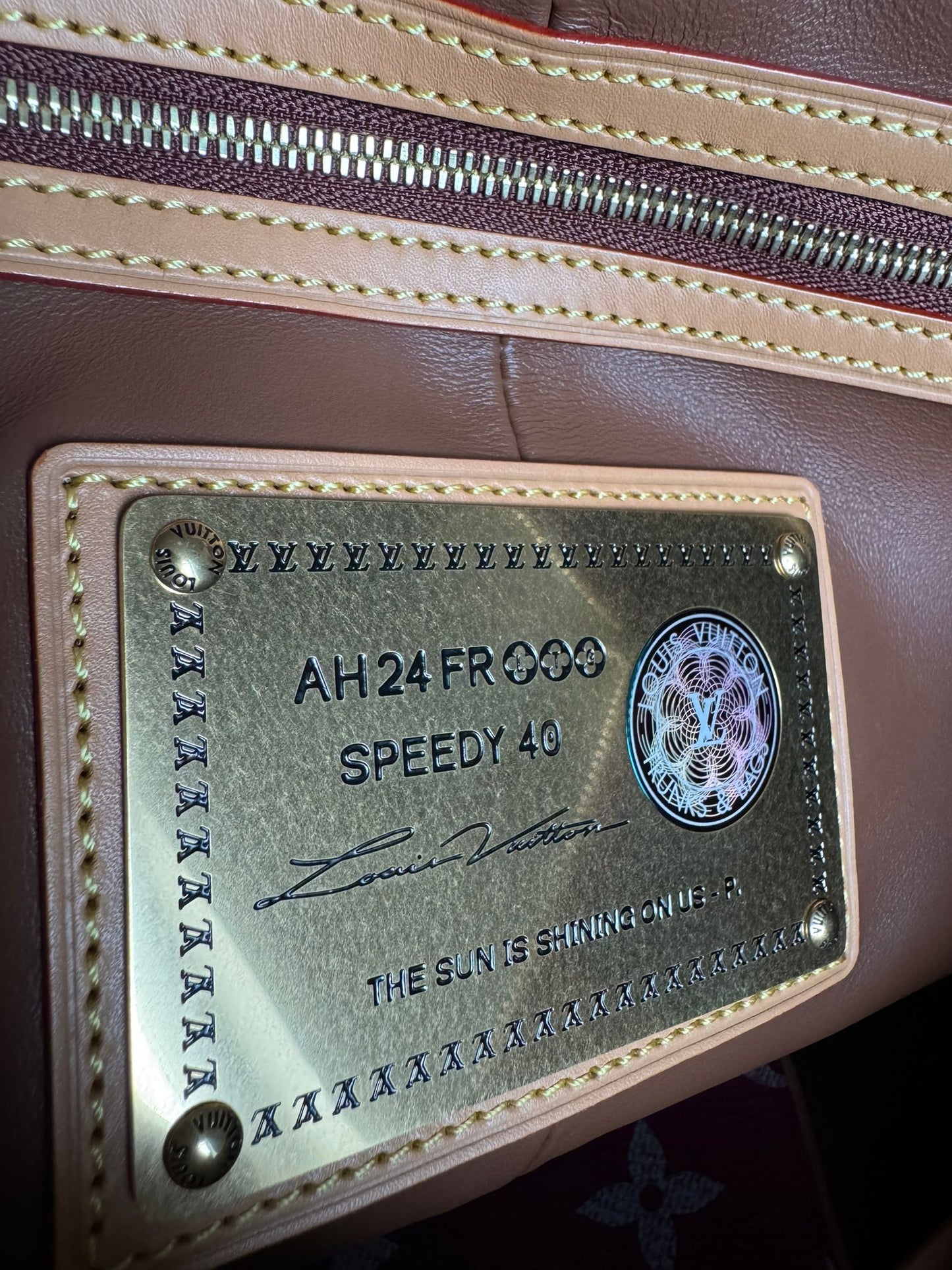 Sac Louis Vuitton Speedy P9 Bandoulière 40 Rose Agate signé Pharrell Williams, en cuir de veau souple, neuf full set avec accessoires et boîte.