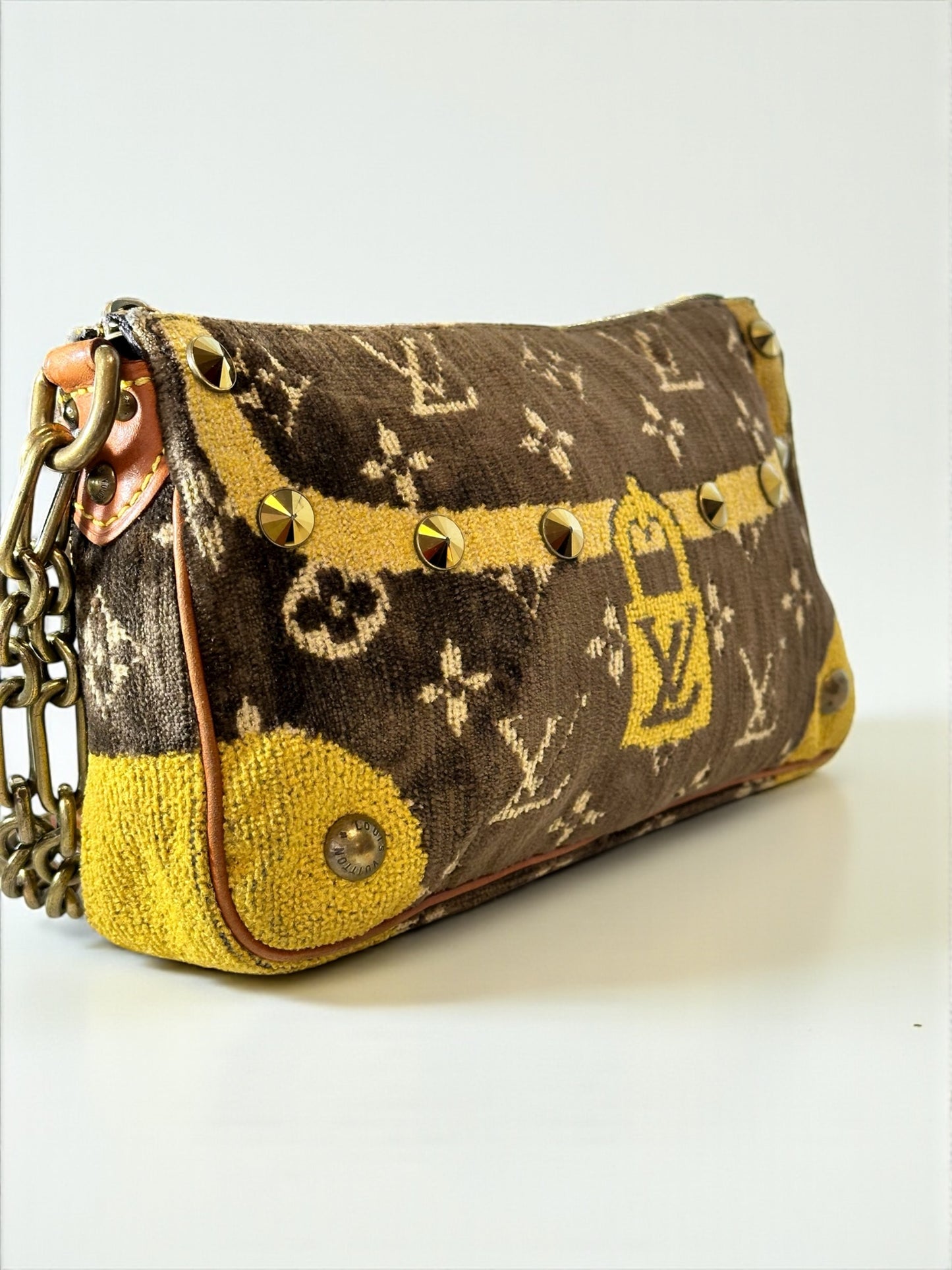 Sac Louis Vuitton Trompe-l’œil vintage 2004 en velours marron et jaune – vue avant