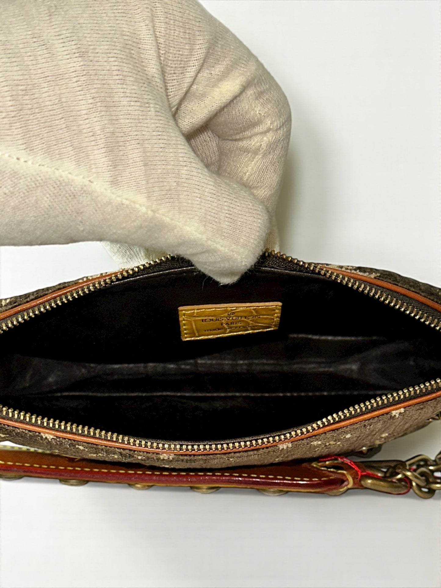 Sac Louis Vuitton Trompe-l’œil vintage 2004 en velours marron et jaune – vue avant