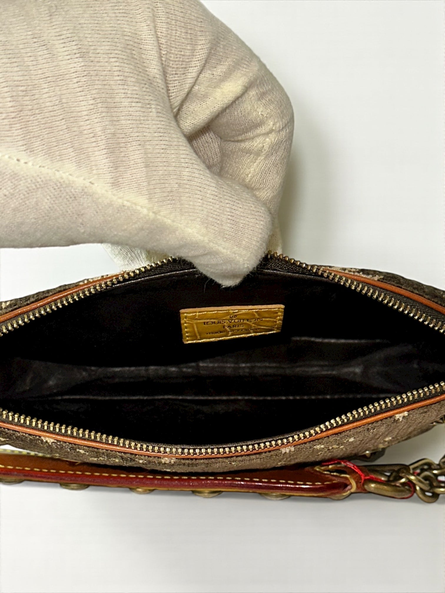 Sac Louis Vuitton Trompe-l’œil vintage 2004 en velours marron et jaune – vue avant