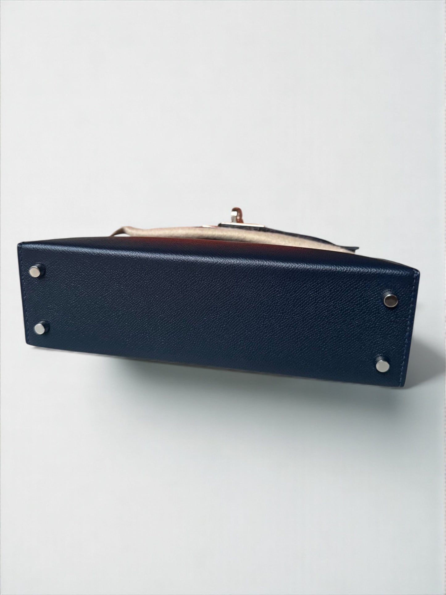 sac Hermès Kelly II Sellier Mini 20 bleu nuit dessous