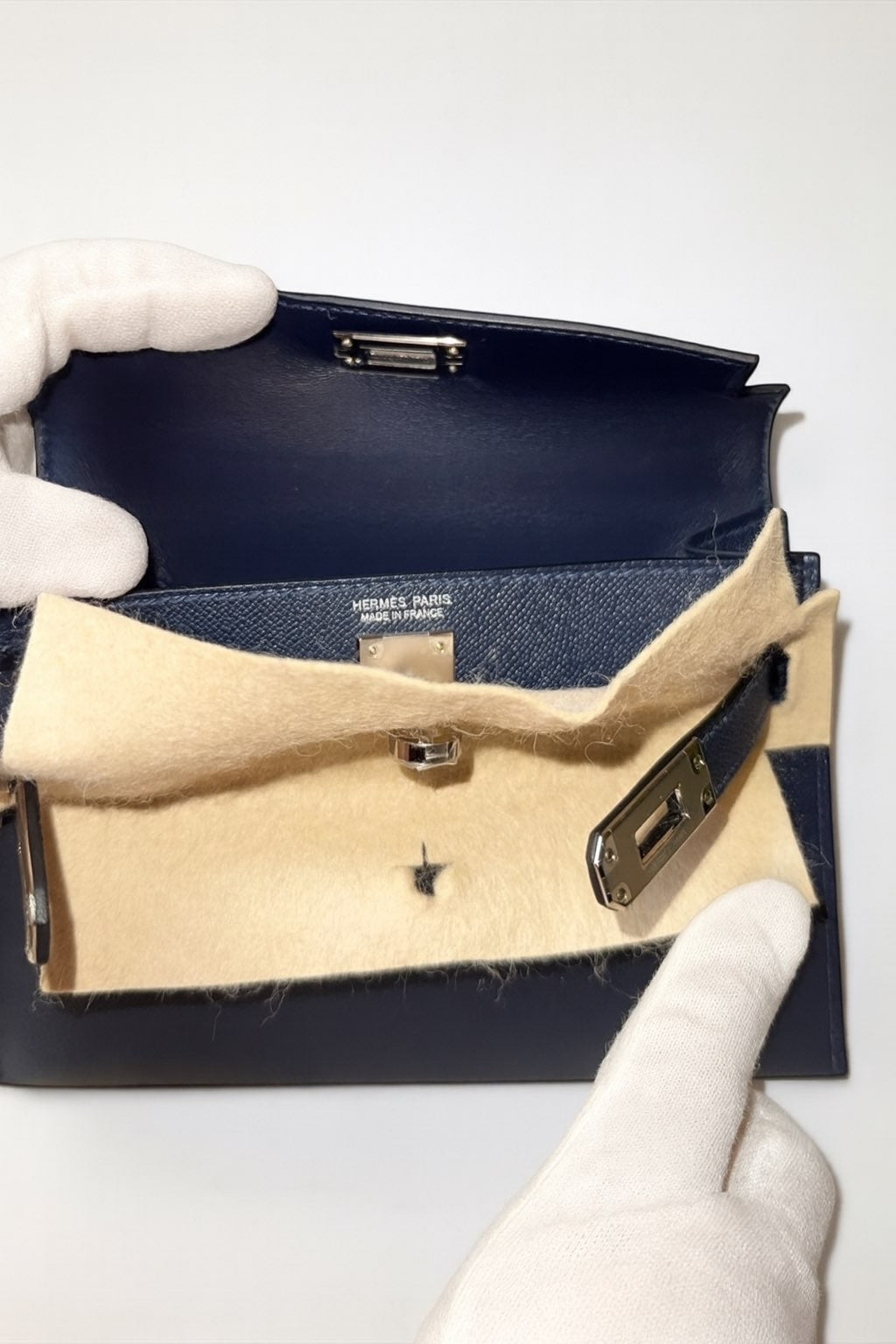 sac Hermès Kelly II Sellier Mini 20 bleu nuit ouvert