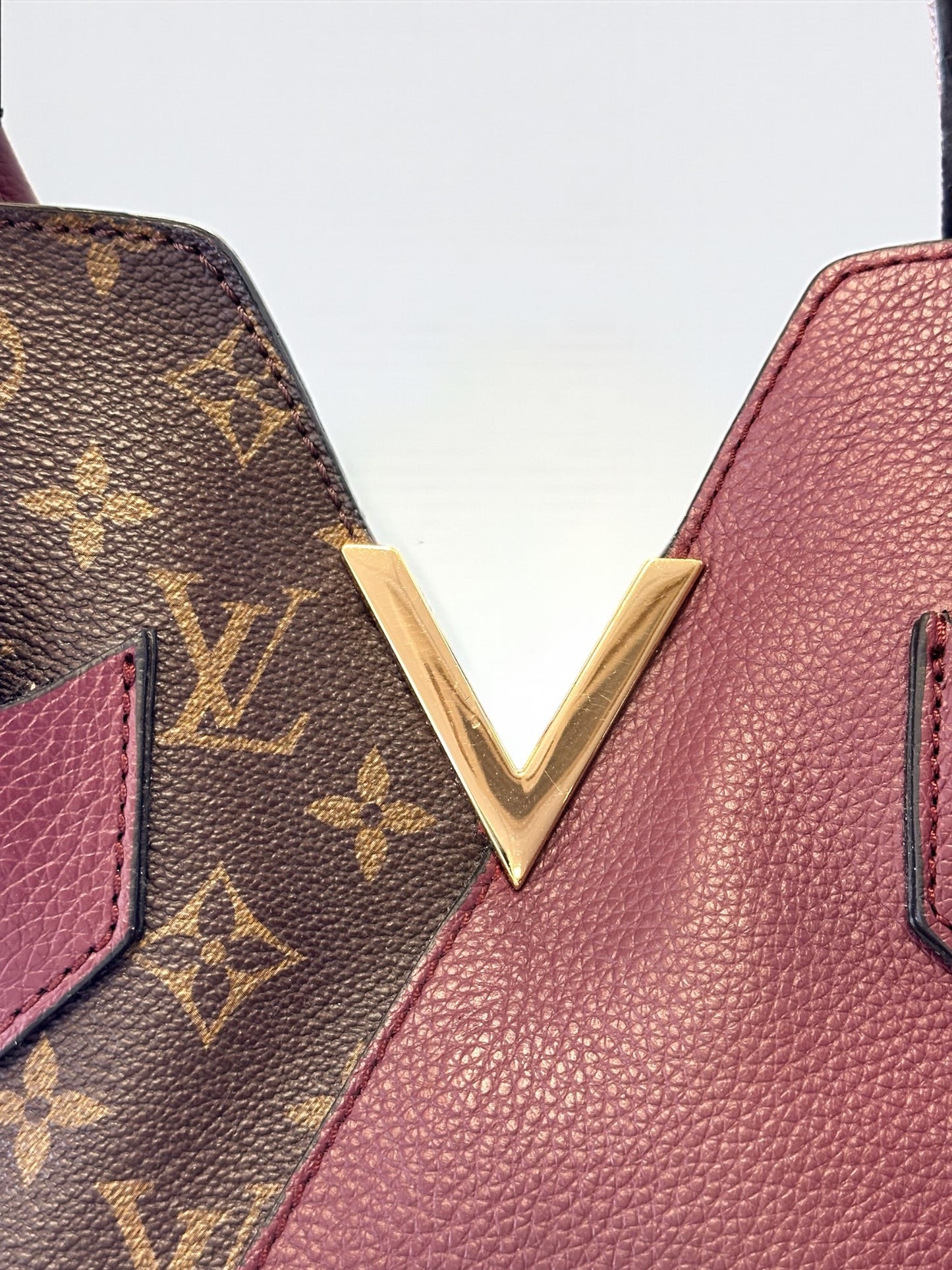 Sac cabas Louis Vuitton Kimono en cuir rose et toile monogram marron – face avant.