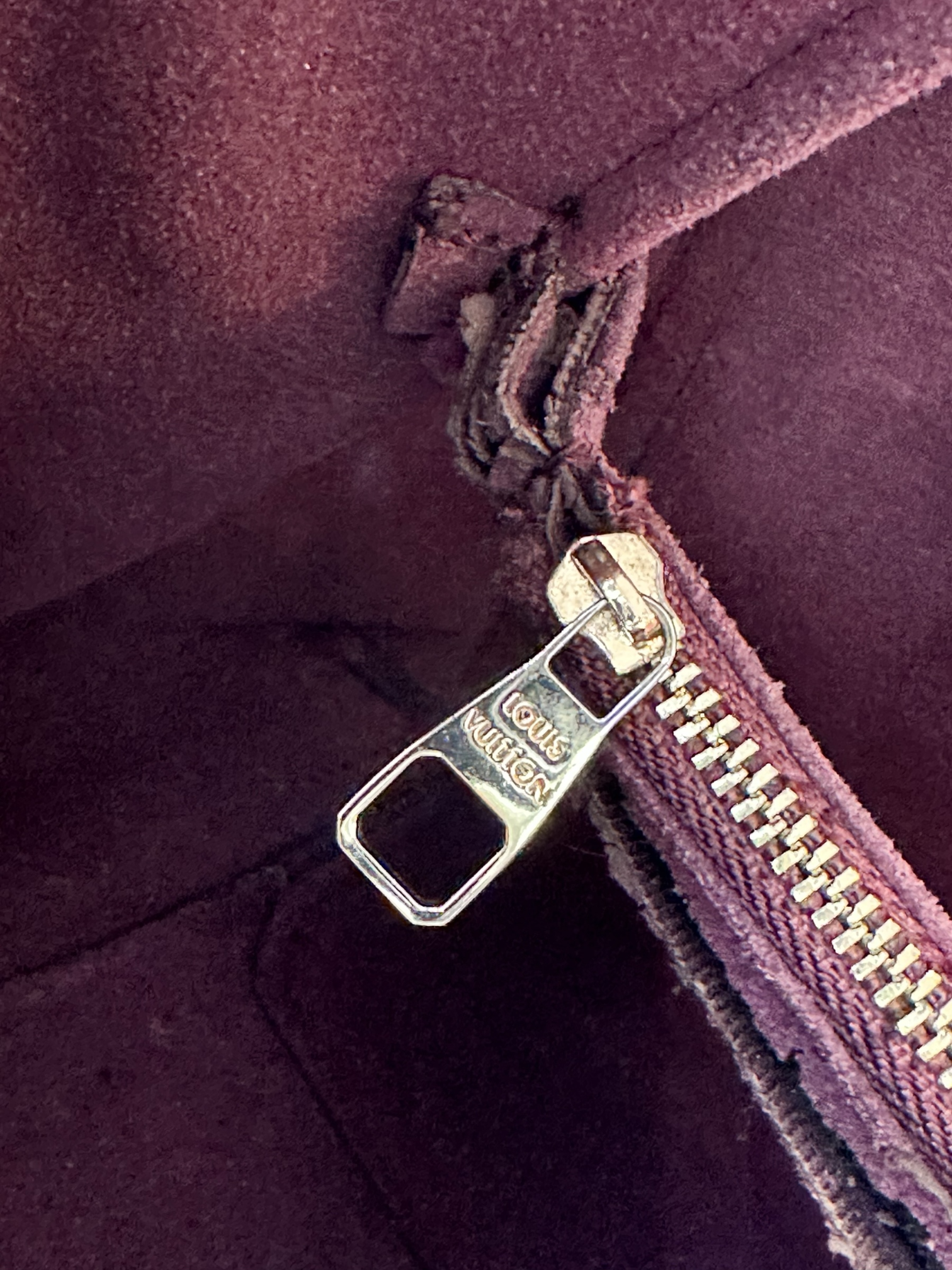 Sac cabas Louis Vuitton Kimono en cuir rose et toile monogram marron – face avant.