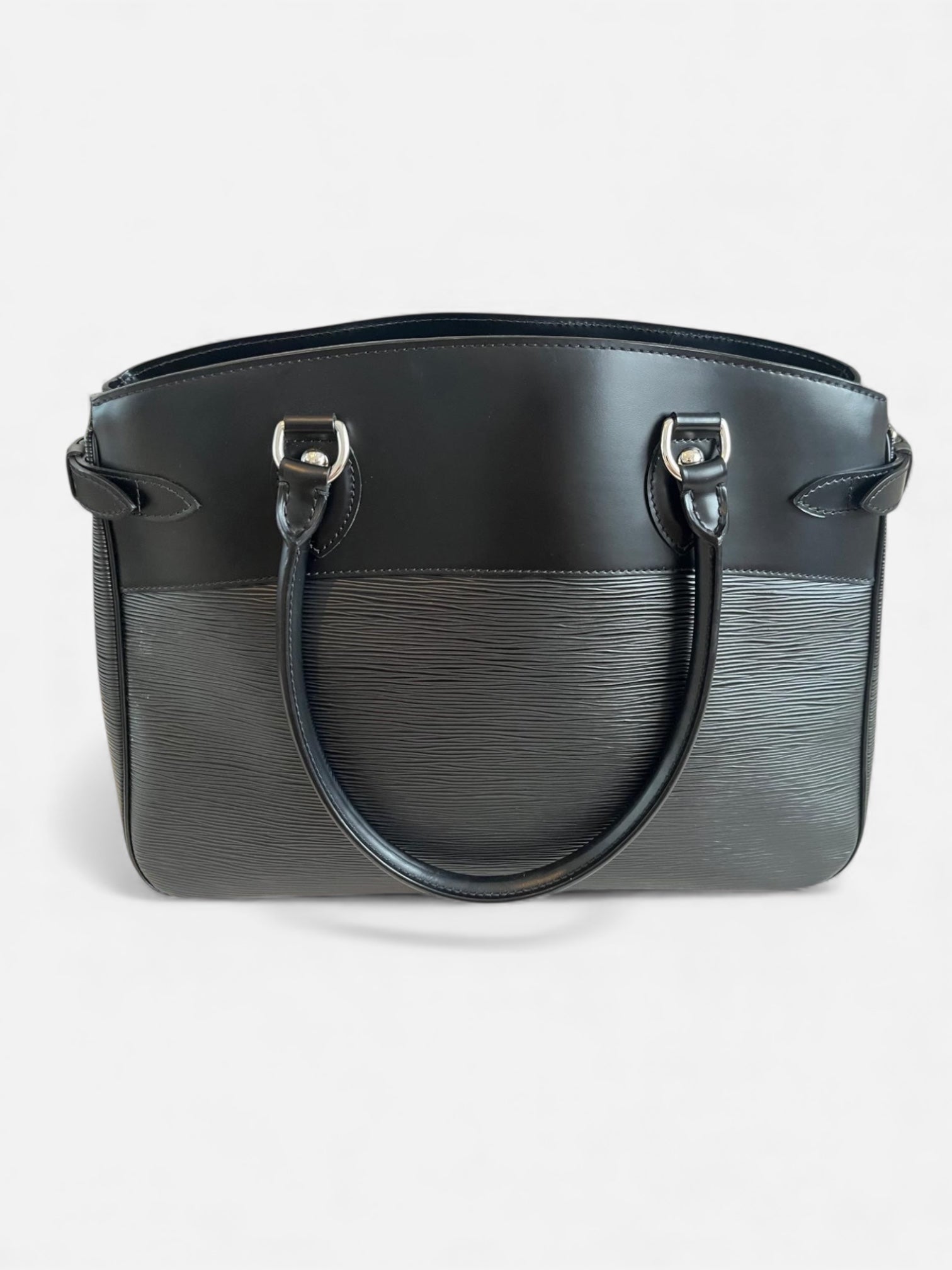 Sac Louis Vuitton Passy en cuir Épi noir seconde main – Héritage du Luxe